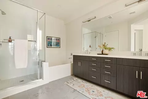 14111 W Monroe Pl, Van Nuys, CA 91405 photo 32