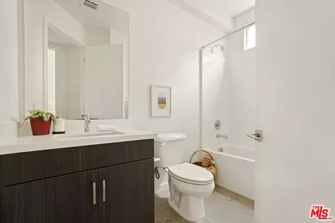 14111 W Monroe Pl, Van Nuys, CA 91405 photo 13