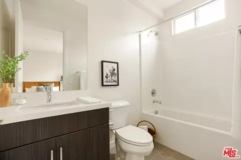 14111 W Monroe Pl, Van Nuys, CA 91405 photo 29