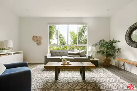 14111 W Monroe Pl, Van Nuys, CA 91405