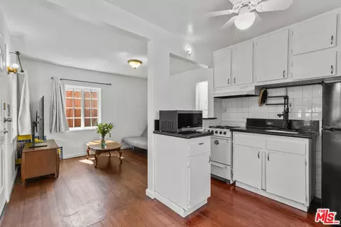 6841 Haywood St, Tujunga, CA 91042 photo 8