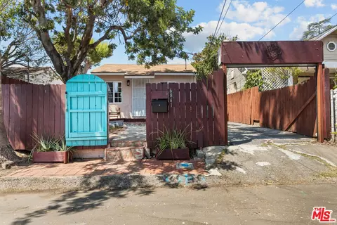 6841 Haywood St, Tujunga, CA 91042 photo 3