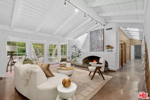 1818 Old Ranch Rd, Los Angeles, CA 90049