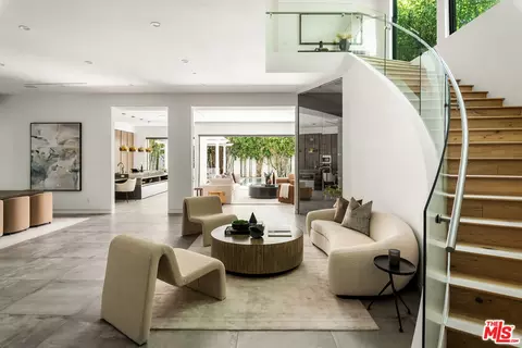 833 N Cherokee Ave, Los Angeles, CA 90038