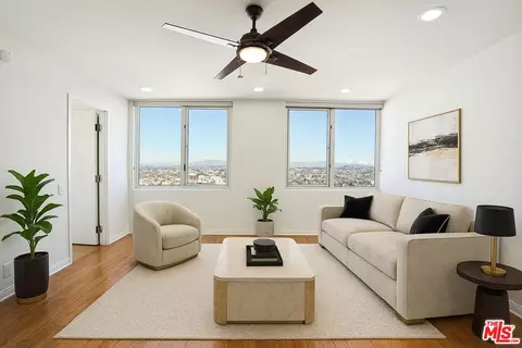 525 E Seaside Way #2202, Long Beach, CA 90802
