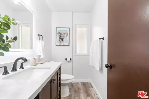Bath - 24613 Neptune Ave, Carson, CA 90745 photo 2 of 7