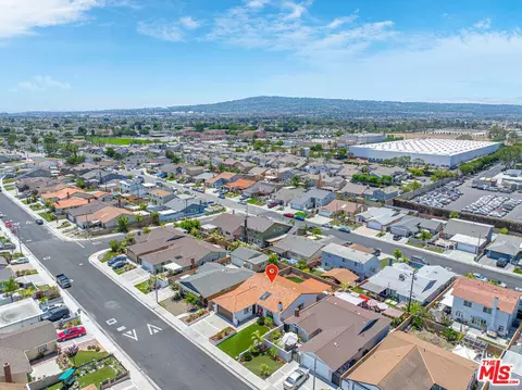 View/Area - 24613 Neptune Ave, Carson, CA 90745 photo 3 of 4