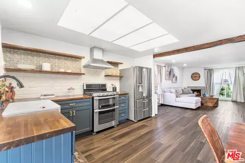 Kitchen - 24613 Neptune Ave, Carson, CA 90745 photo 3 of 5