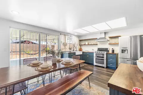 Kitchen - 24613 Neptune Ave, Carson, CA 90745 photo 4 of 5