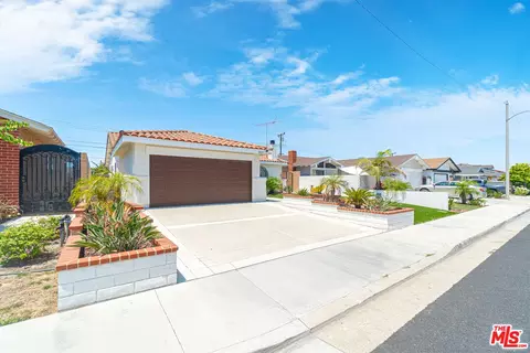 Exterior - 24613 Neptune Ave, Carson, CA 90745 photo 3 of 8