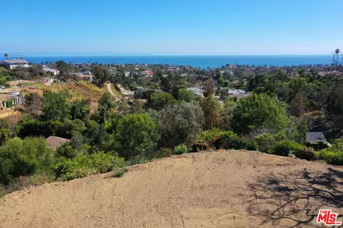 1243 Las Lomas Ave, Pacific Palisades, CA 90272