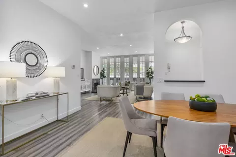 350 S Spalding Dr #3, Beverly Hills, CA 90212