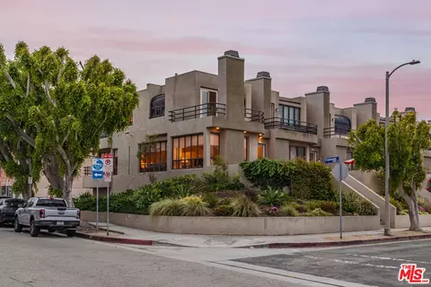 142 Convoy St, Playa Del Rey, CA 90293