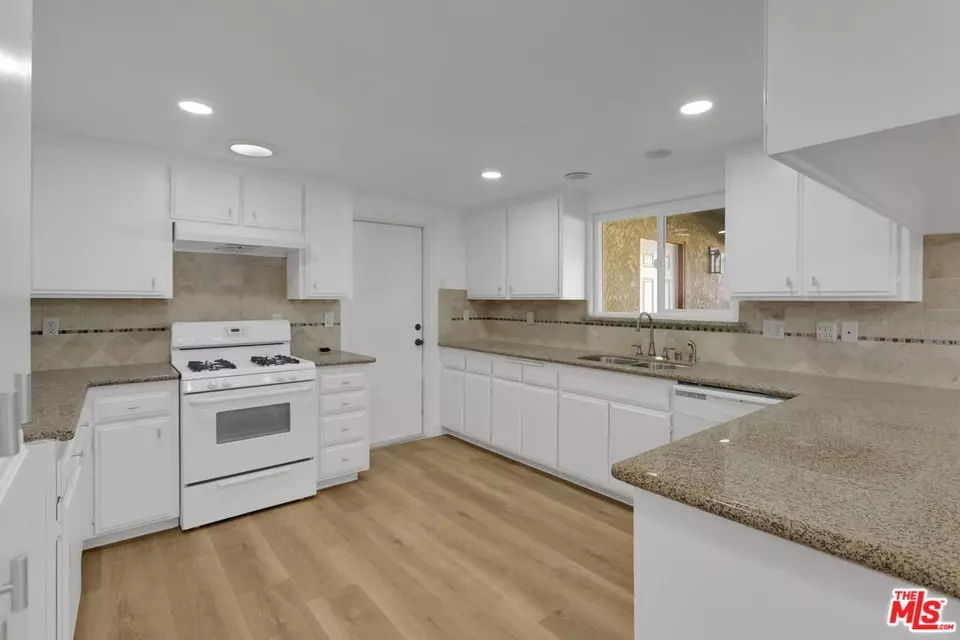  22113 Sioux Rd, Apple Valley, CA 92308 photo 10