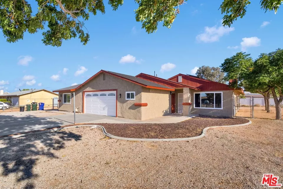  22113 Sioux Rd, Apple Valley, CA 92308 photo 2