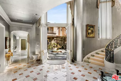 10275 Century Woods Dr, Los Angeles, CA 90067