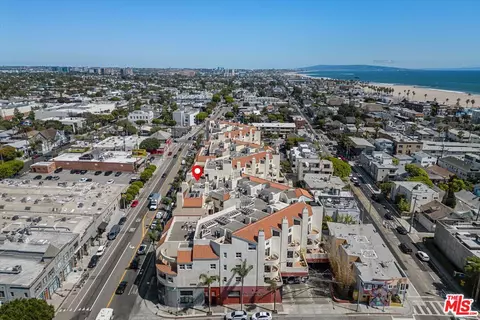 View/Area - 235 Main St #121, Venice, CA 90291 photo 1 of 2