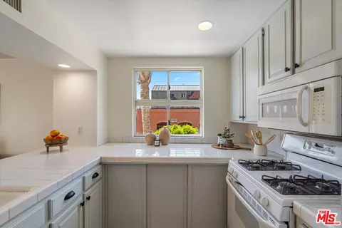 Kitchen - 235 Main St #121, Venice, CA 90291 photo 2 of 3