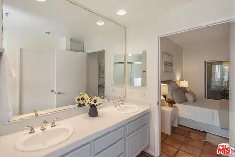 Bath - 235 Main St #121, Venice, CA 90291 photo 1 of 3