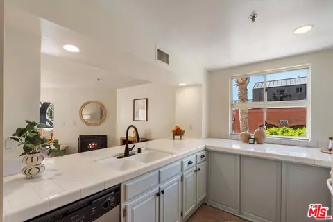 Kitchen - 235 Main St #121, Venice, CA 90291 photo 1 of 3