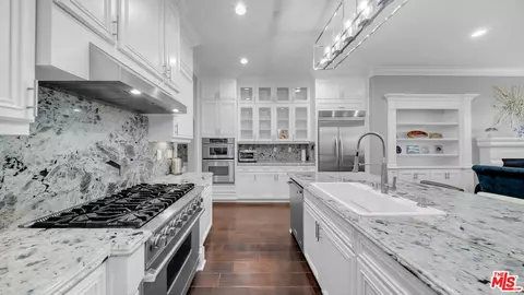 Kitchen - 4104 Baltic St, Oxnard, CA 93035 photo 3 of 4