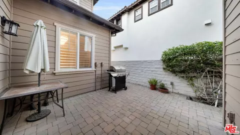Exterior - 4104 Baltic St, Oxnard, CA 93035 photo 2 of 3
