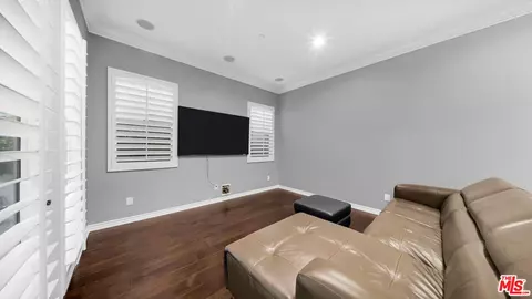 Entry Way - 4104 Baltic St, Oxnard, CA 93035 photo 5 of 9