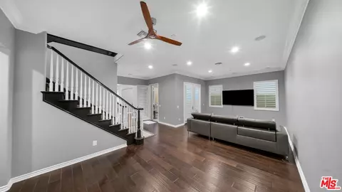 Entry Way - 4104 Baltic St, Oxnard, CA 93035 photo 7 of 9