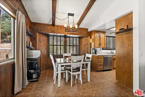 2340 Hunsaker Dr, Running Springs, CA 92382 photo 10