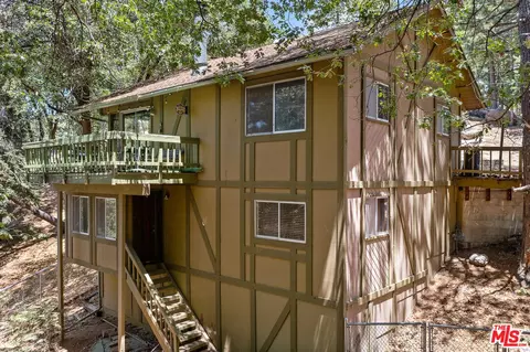 2340 Hunsaker Dr, Running Springs, CA 92382 photo 5