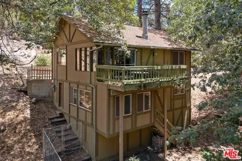 2340 Hunsaker Dr, Running Springs, CA 92382 photo 4