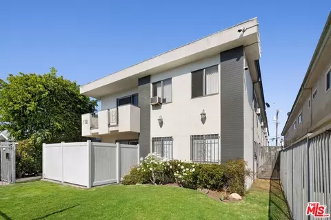 1952 S Holt Ave, Los Angeles, CA 90034
