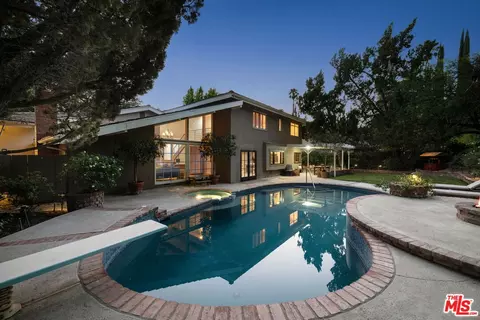 5320 Orrville Ave, Woodland Hills, CA 91367