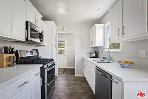 7660 Ostrom Ave, Van Nuys, CA 91406 photo 18