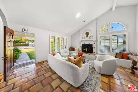 4565 Chapparral Dr, Carpinteria, CA 93013 photo 5