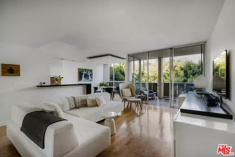4411 Los Feliz Blvd #306, Los Angeles, CA 90027
