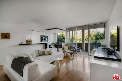 4411 Los Feliz Blvd #306, Los Angeles, CA 90027