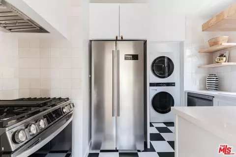 Other - 515 Rose Ave, Venice, CA 90291 photo 5 of 8