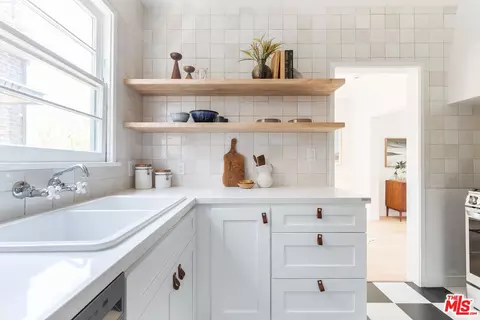 Kitchen - 515 Rose Ave, Venice, CA 90291 photo 2 of 3