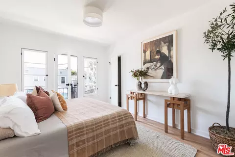 Bedroom - 515 Rose Ave, Venice, CA 90291 photo 1 of 3
