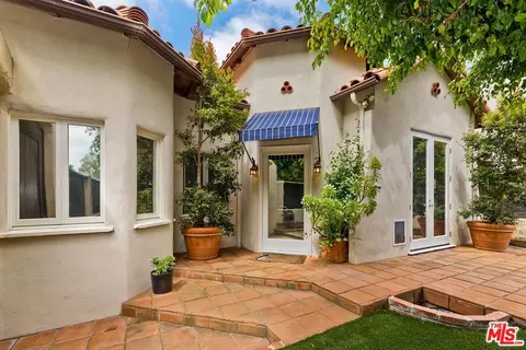 423 Westbourne Dr, West Hollywood, CA 90048