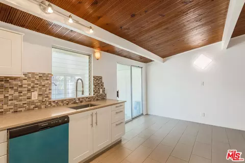 926 Barbra Ln, Redlands, CA 92374 photo 4
