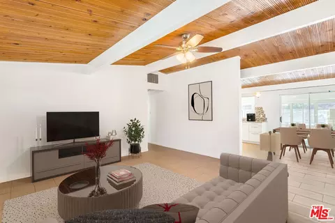 926 Barbra Ln, Redlands, CA 92374 photo 2