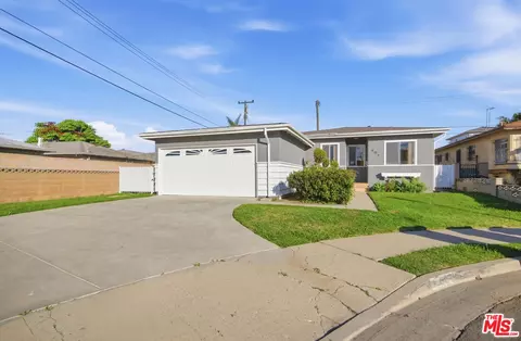 401 E Darlan St, Gardena, CA 90248 photo 2