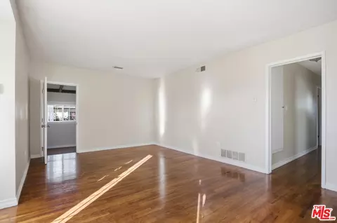 401 E Darlan St, Gardena, CA 90248 photo 9