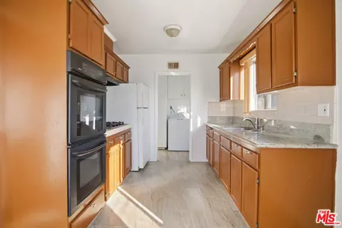 401 E Darlan St, Gardena, CA 90248 photo 12