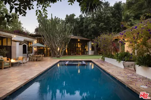 659 E Channel Rd, Santa Monica, CA 90402