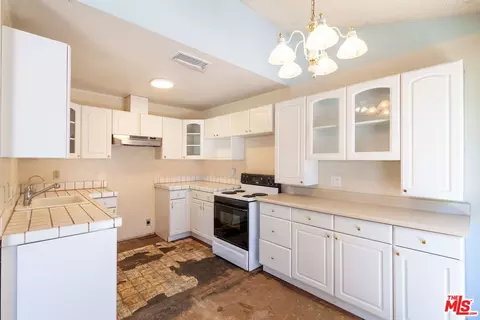 1339 Alessandro Dr, Newbury Park, CA 91320