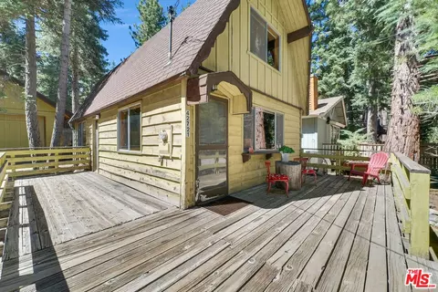 42721 Cedar Ave, Big Bear Lake, CA 92315 photo 3