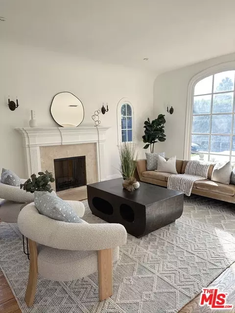 716 N June St, Los Angeles, CA 90038